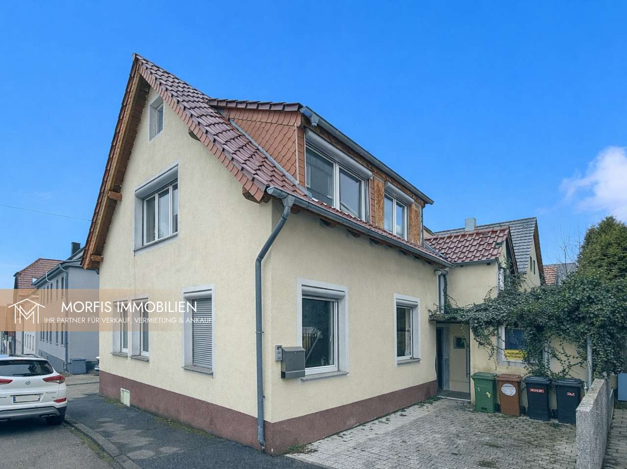 Renovierungsbedürftige Doppelhaushälfte mit großem Potenzial in Stuttgart-Feuerbach
